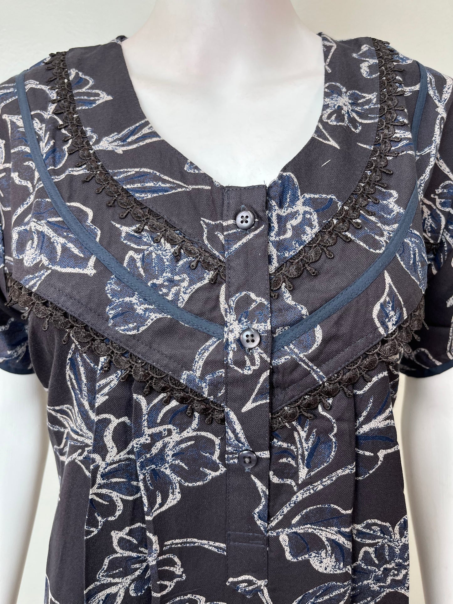 Grey Alpine Nighty Elegant & Long-Lasting