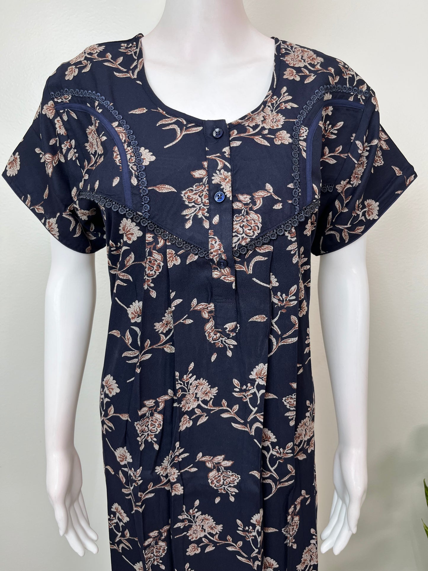 Pleated Style Alpine Fabric Nightgown