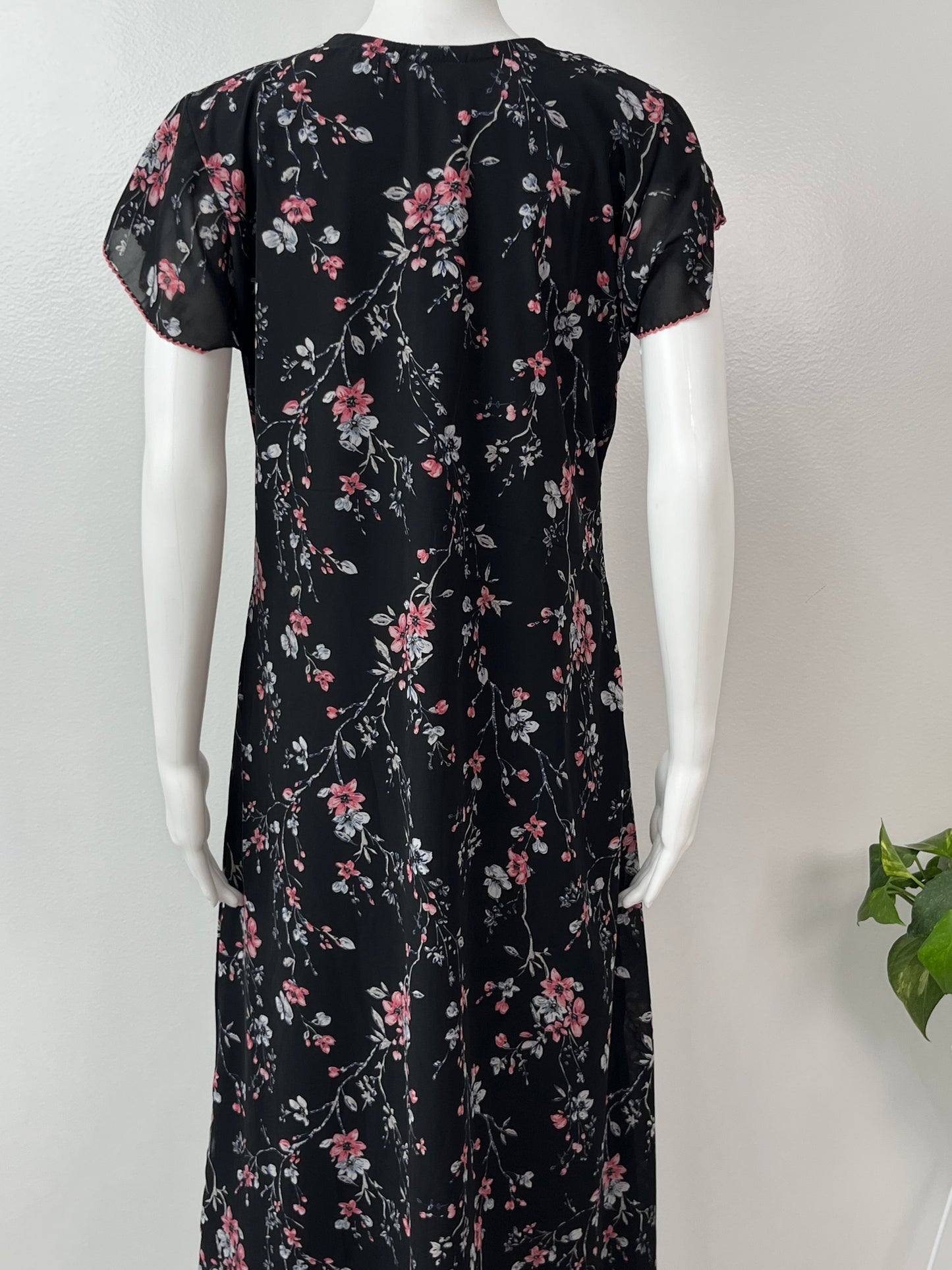 Black Chiffon Fabric Nightgown Soft & Breathable for Women