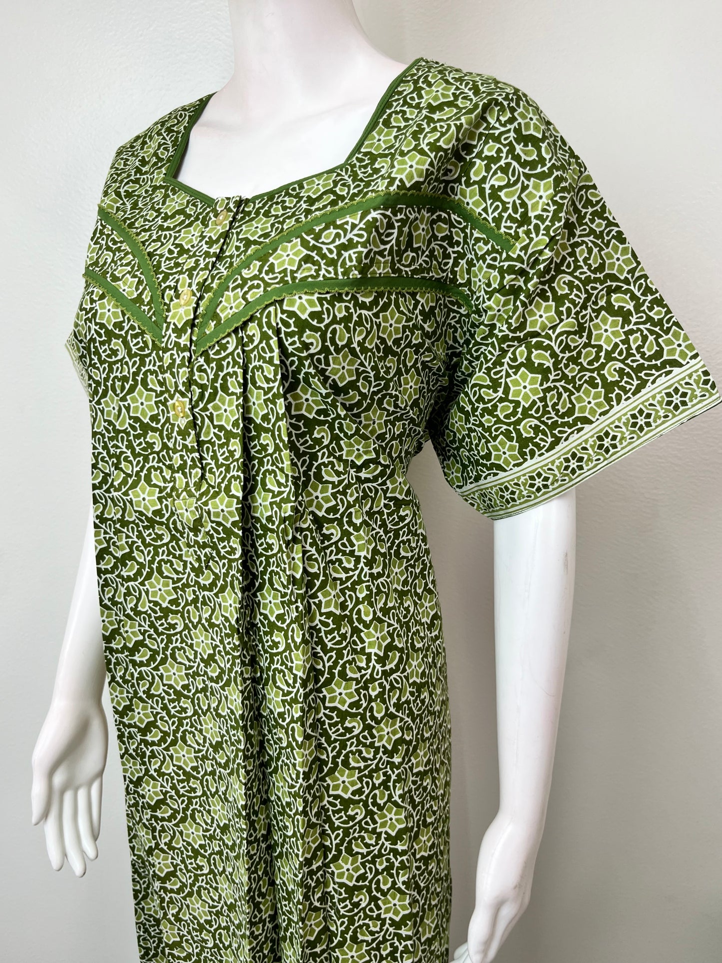 Pleated Style 100% Cotton Women's Nightgown