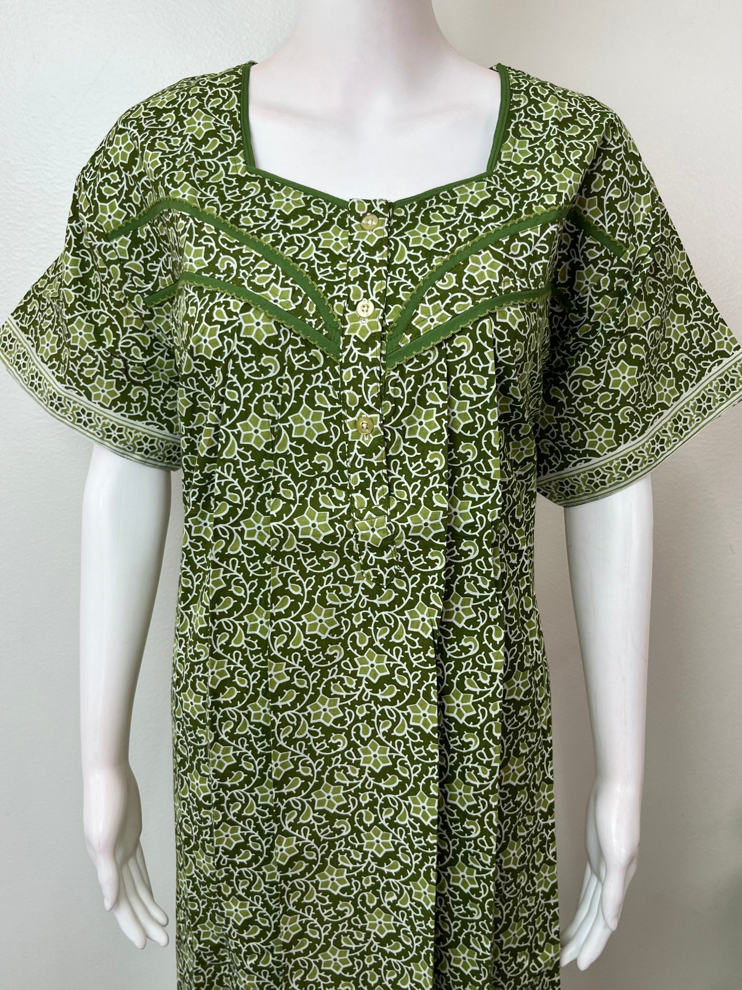 Pleated Style 100% Cotton Women's Nightgown