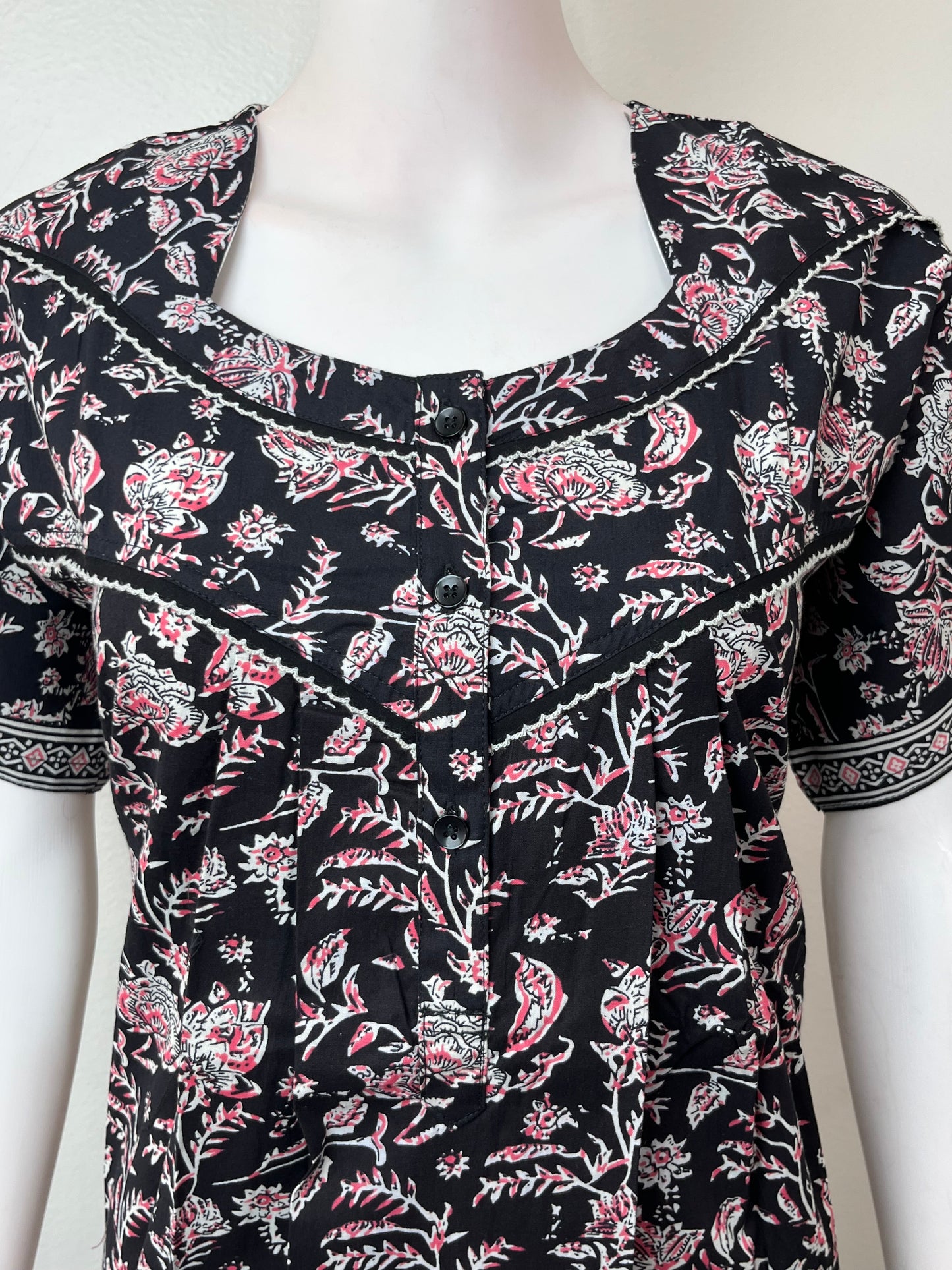 Black Elegant & Breathable Pure Cotton Nightgown