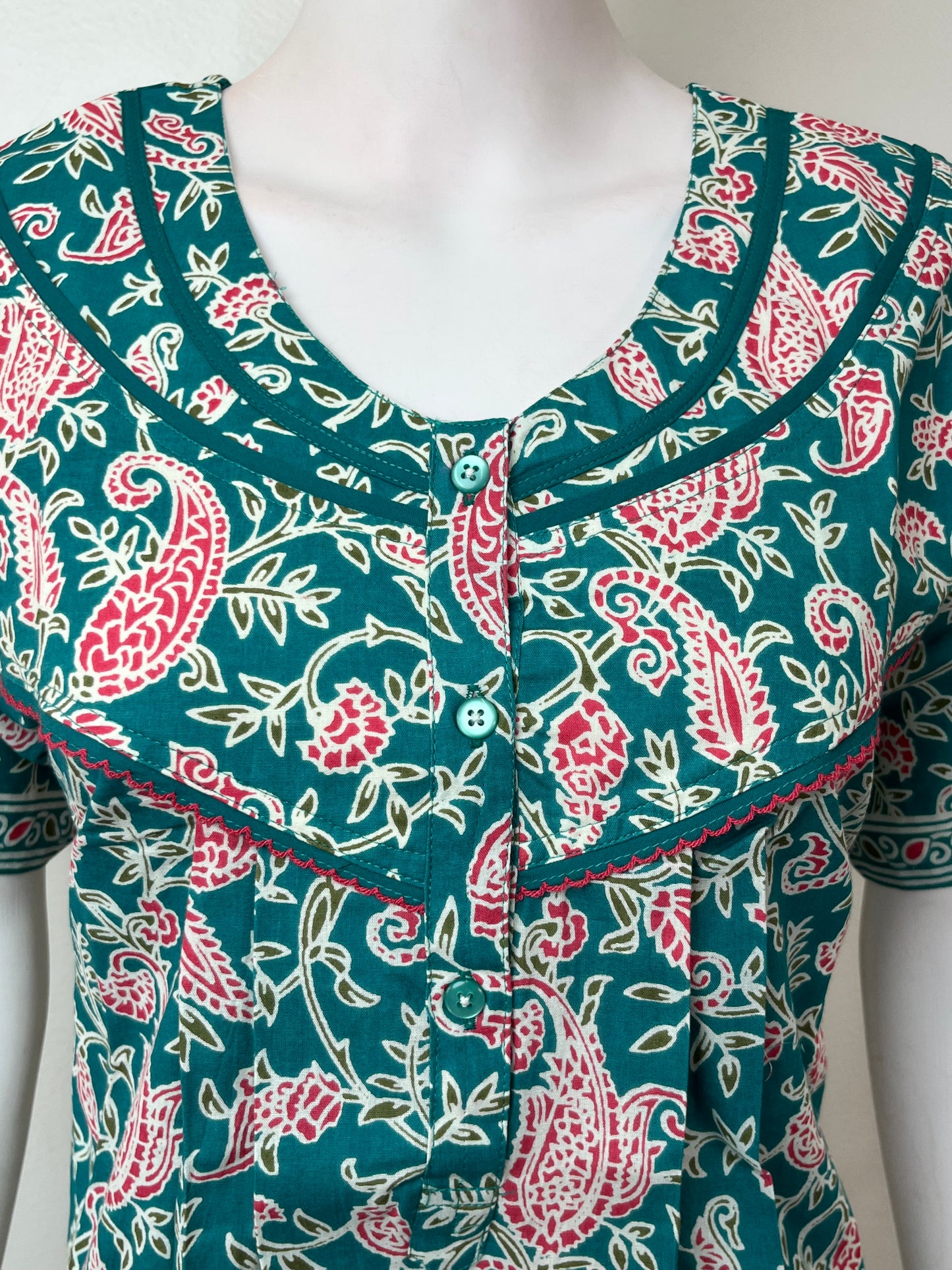 Green Pure Cotton Nightgown With Contrast Print