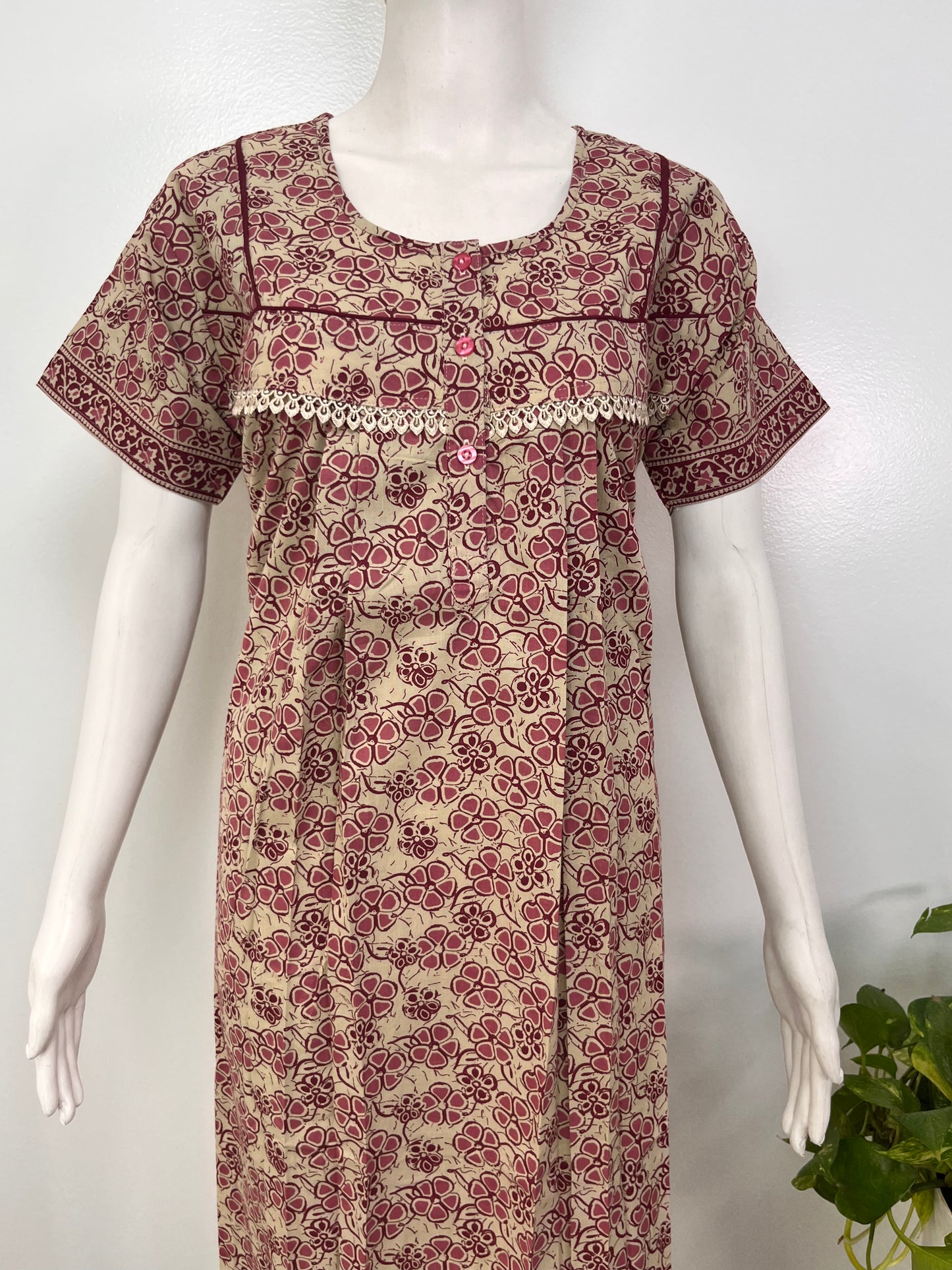 Pure cotton pleated nightgown for women with pocket