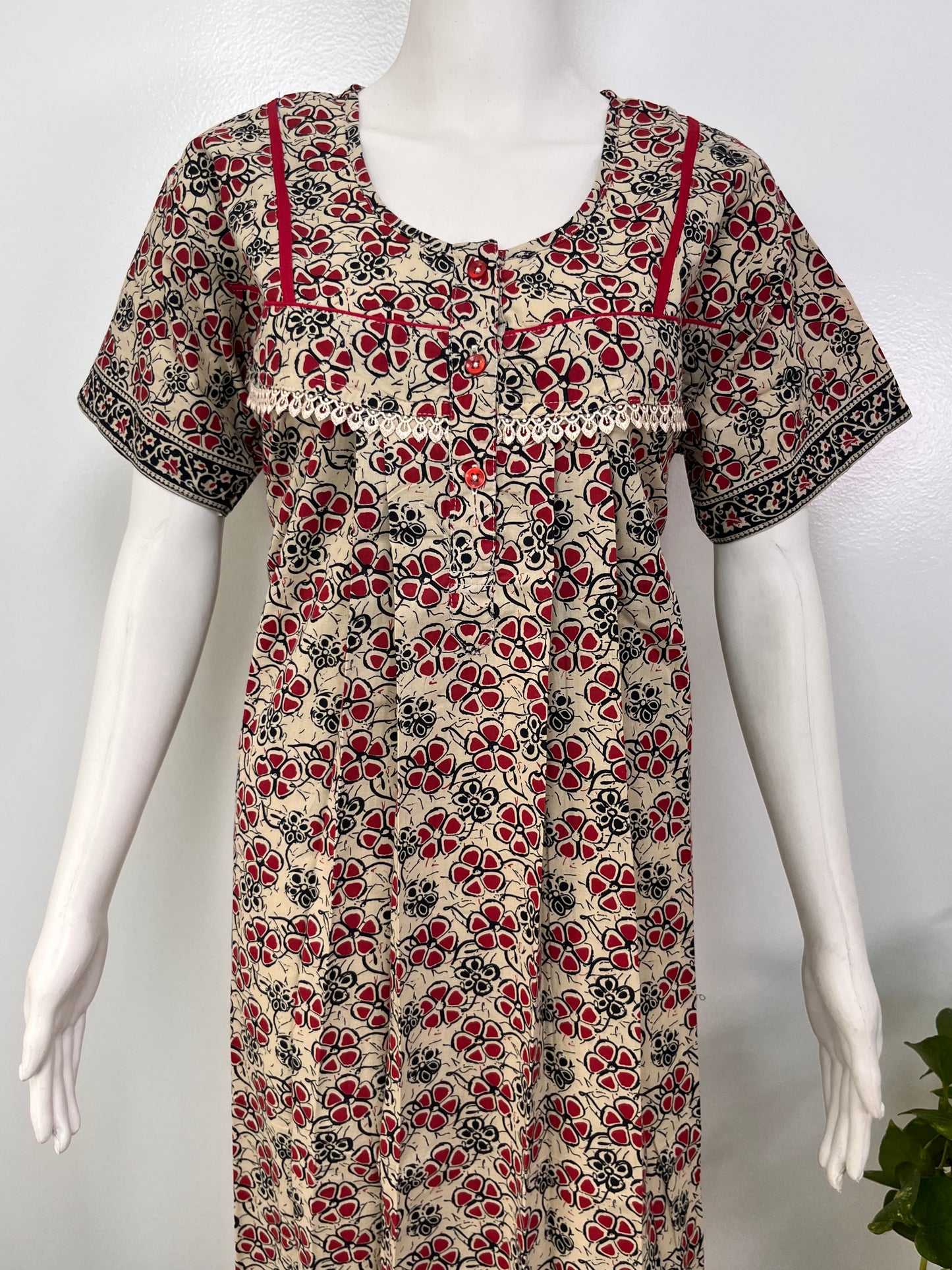 Pure cotton pleated nightgown for women with pocket