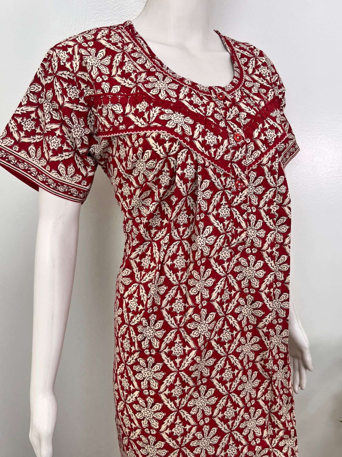 Printed pure cotton pleated nightgown for women with pocket