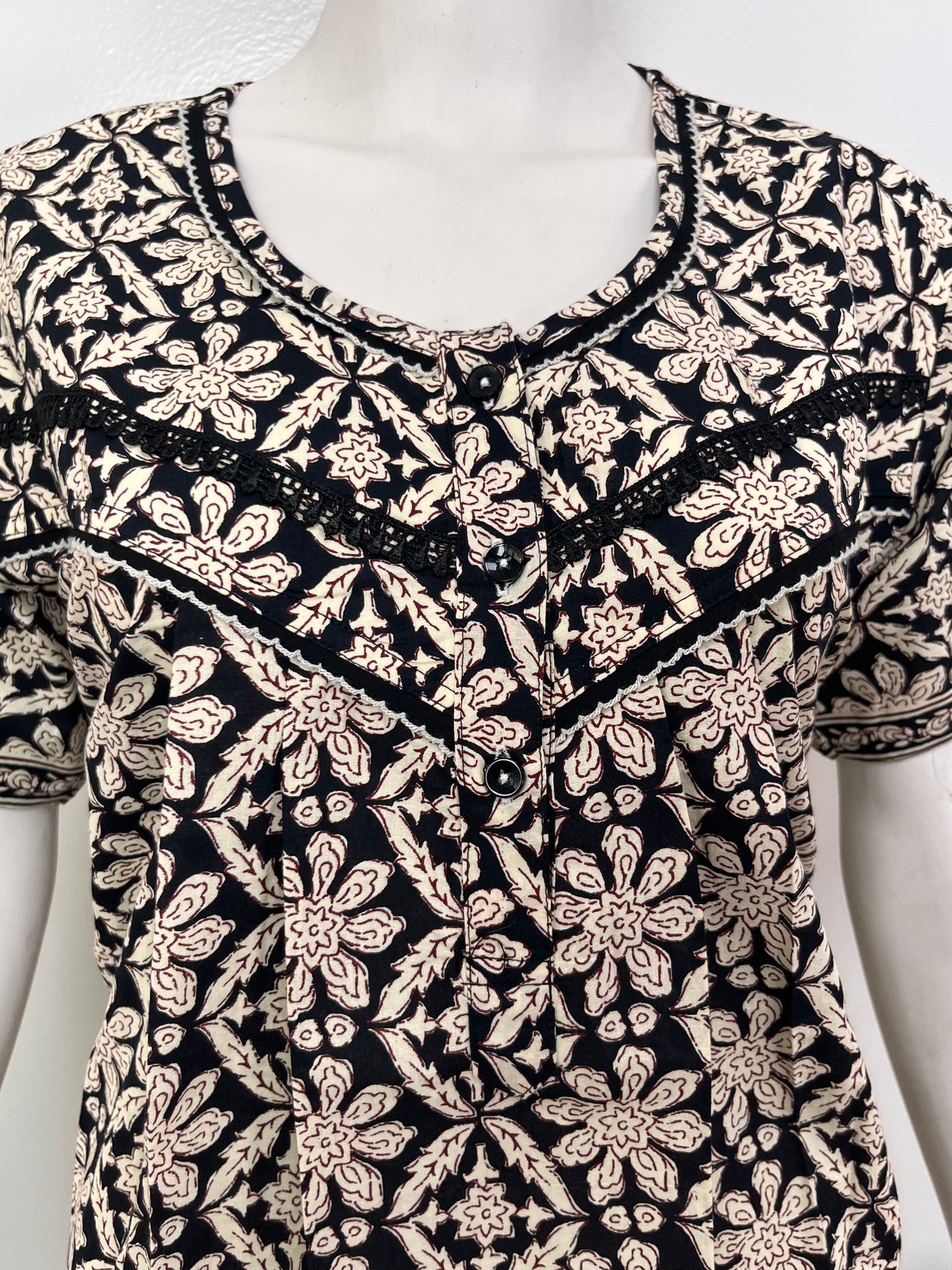 Printed pure cotton pleated nightgown for women with pocket