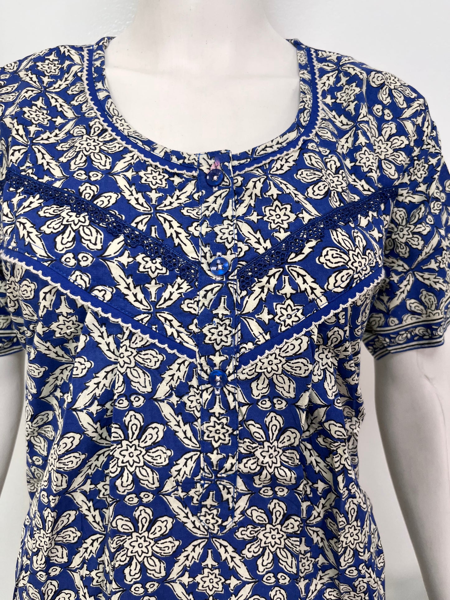 Printed pure cotton pleated nightgown for women with pocket