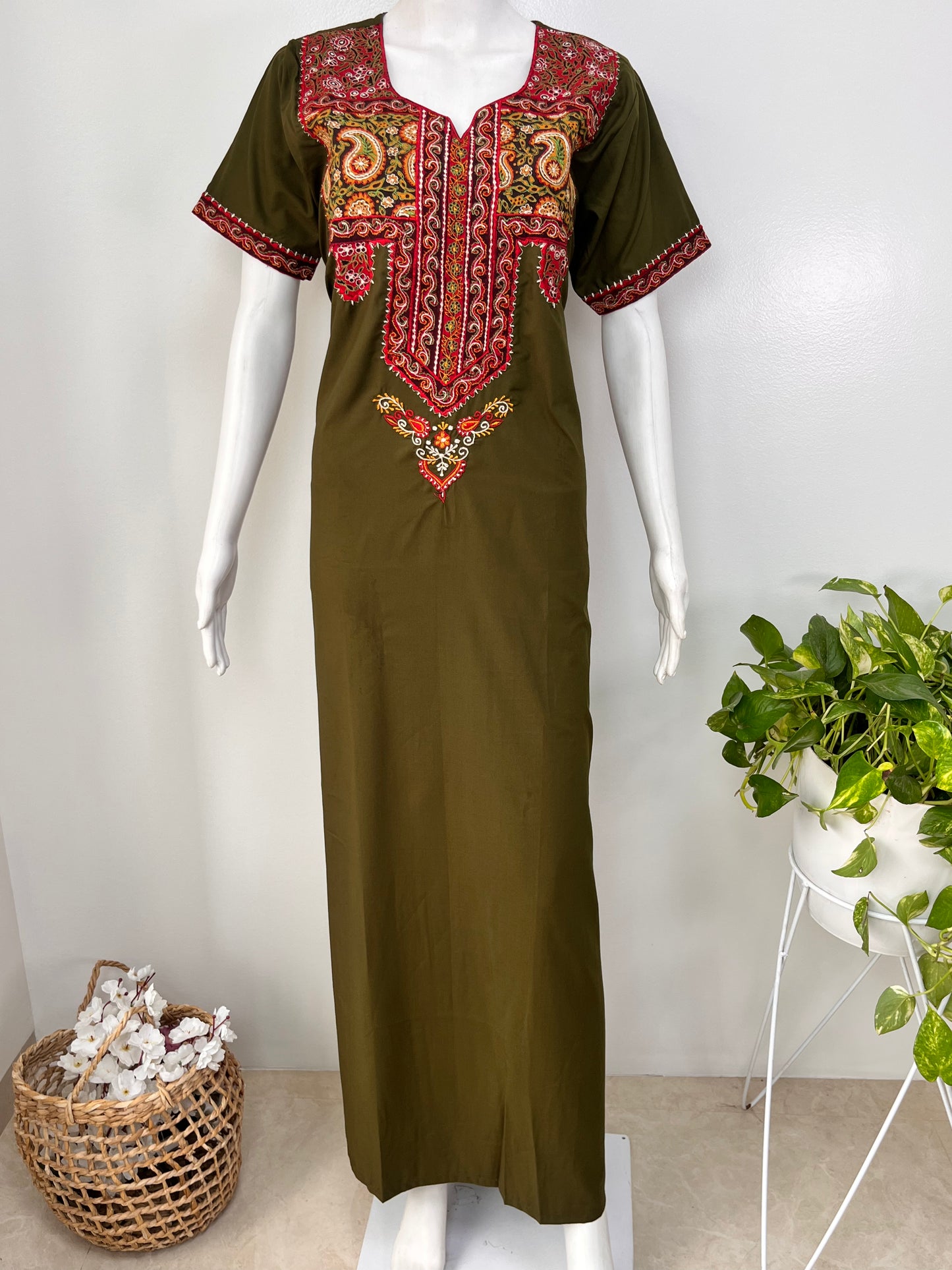 Bizzylizzy nighty for women with floral embroidery and pocket