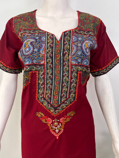 Bizzylizzy nighty for women with floral embroidery and pocket