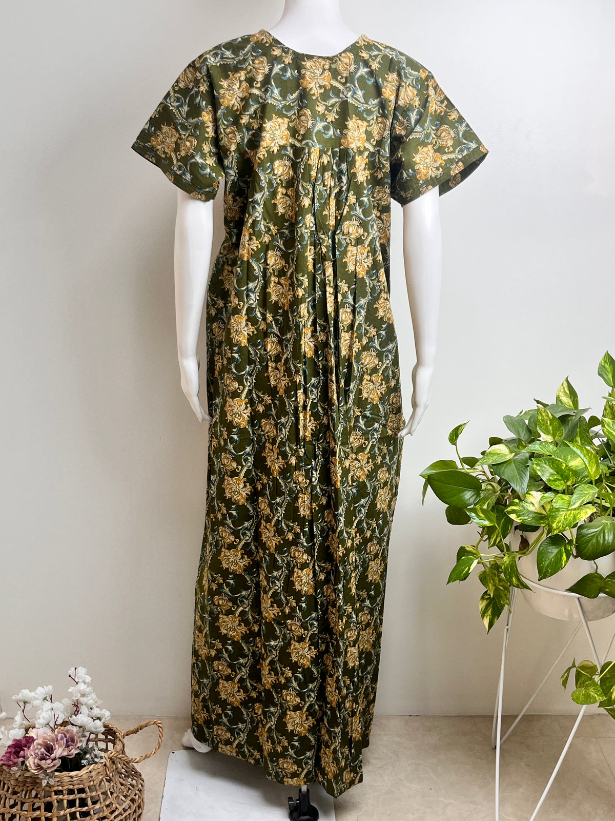 Graceful Floral Cotton Nightgown Breathable & Easy-Fit Sleepwear