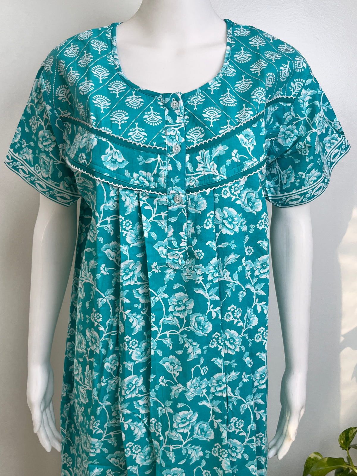 Floral Print Cotton Nightgown Breathable & Comfortable Sleepwear