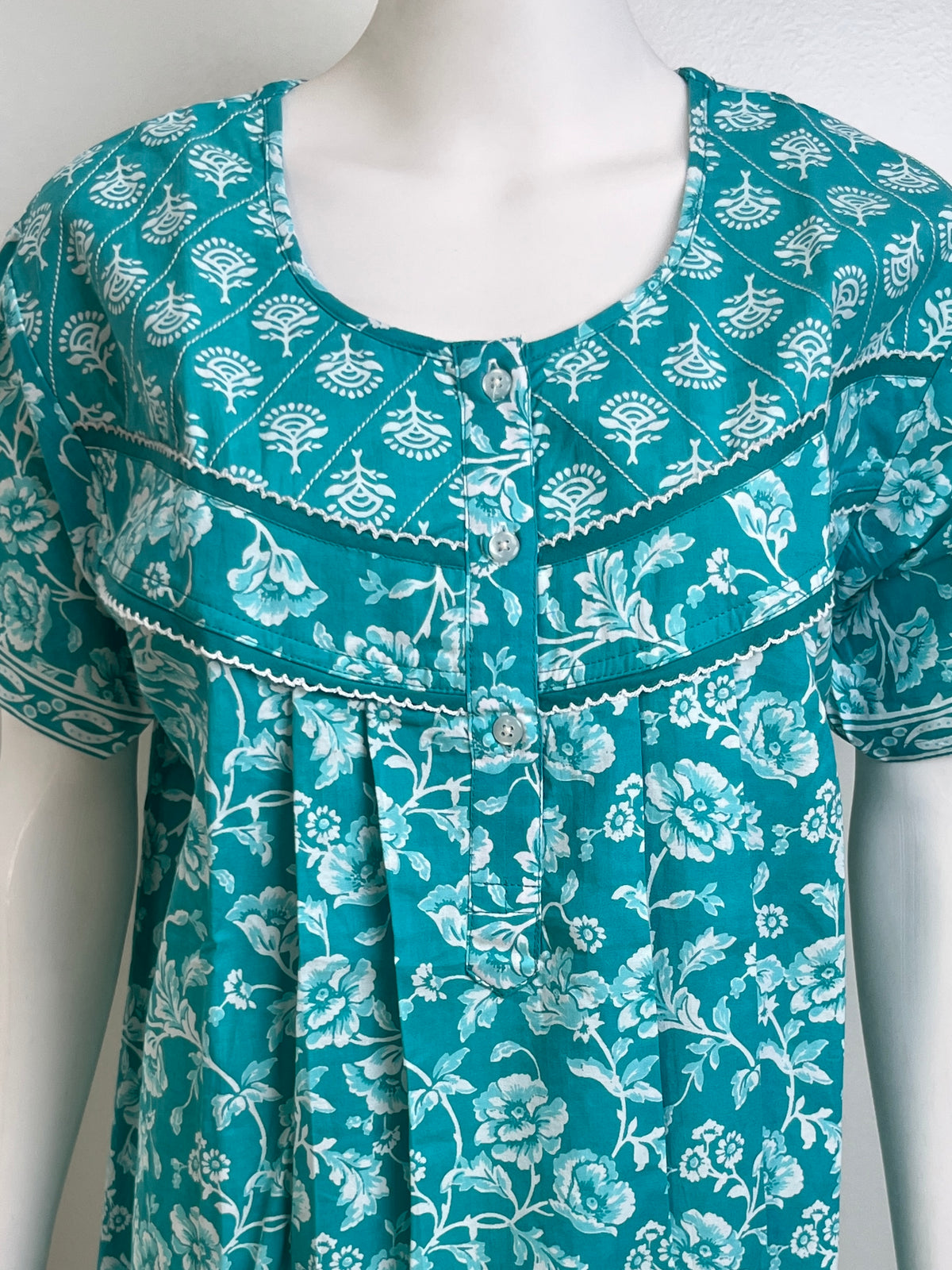 Floral Print Cotton Nightgown Breathable & Comfortable Sleepwear
