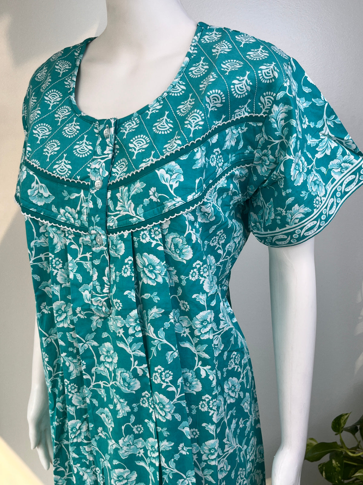 Floral Print Cotton Nightgown Breathable & Comfortable Sleepwear