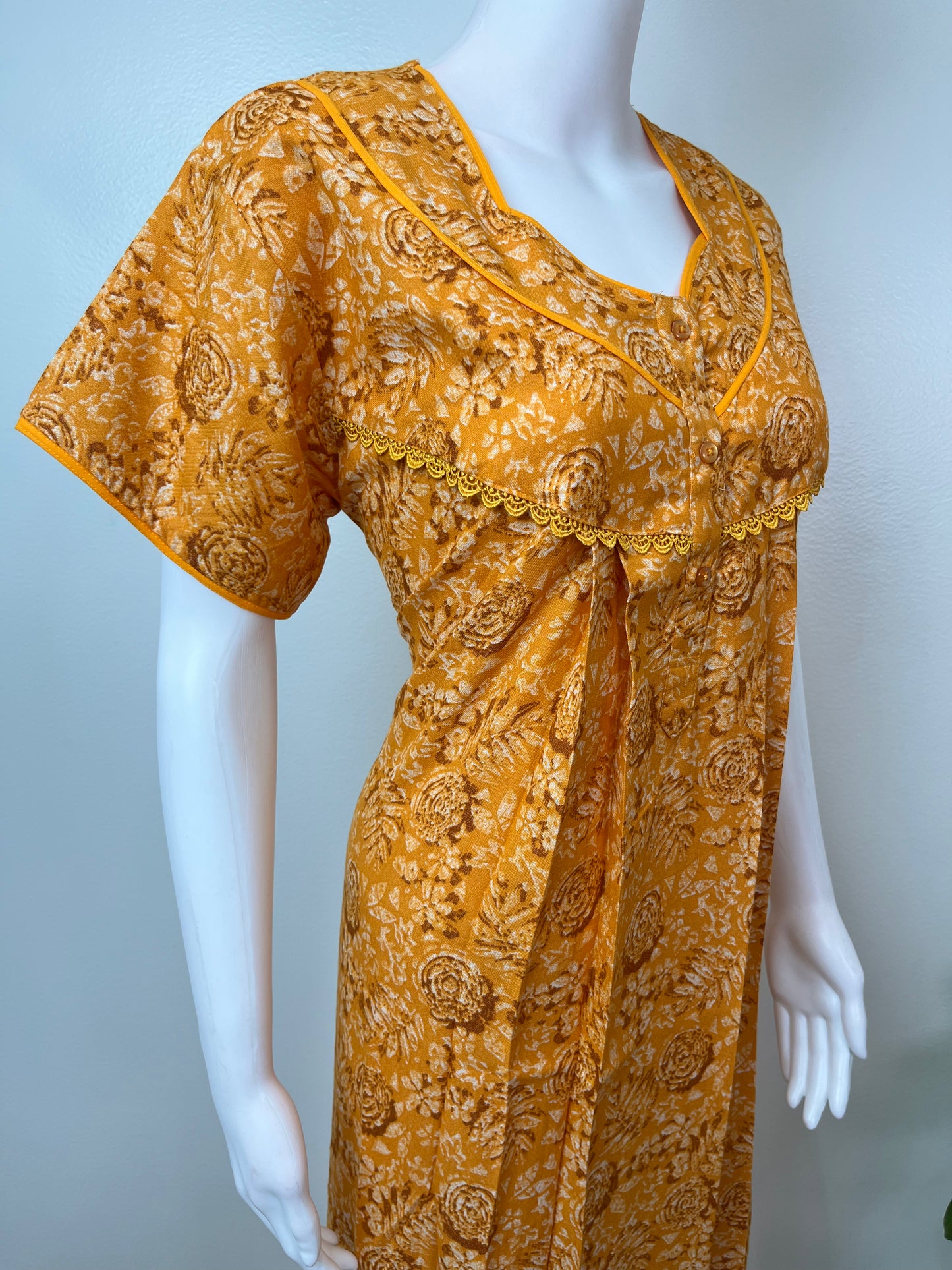Yellow Pleated Style Alpine Fabric Women's Nightgown