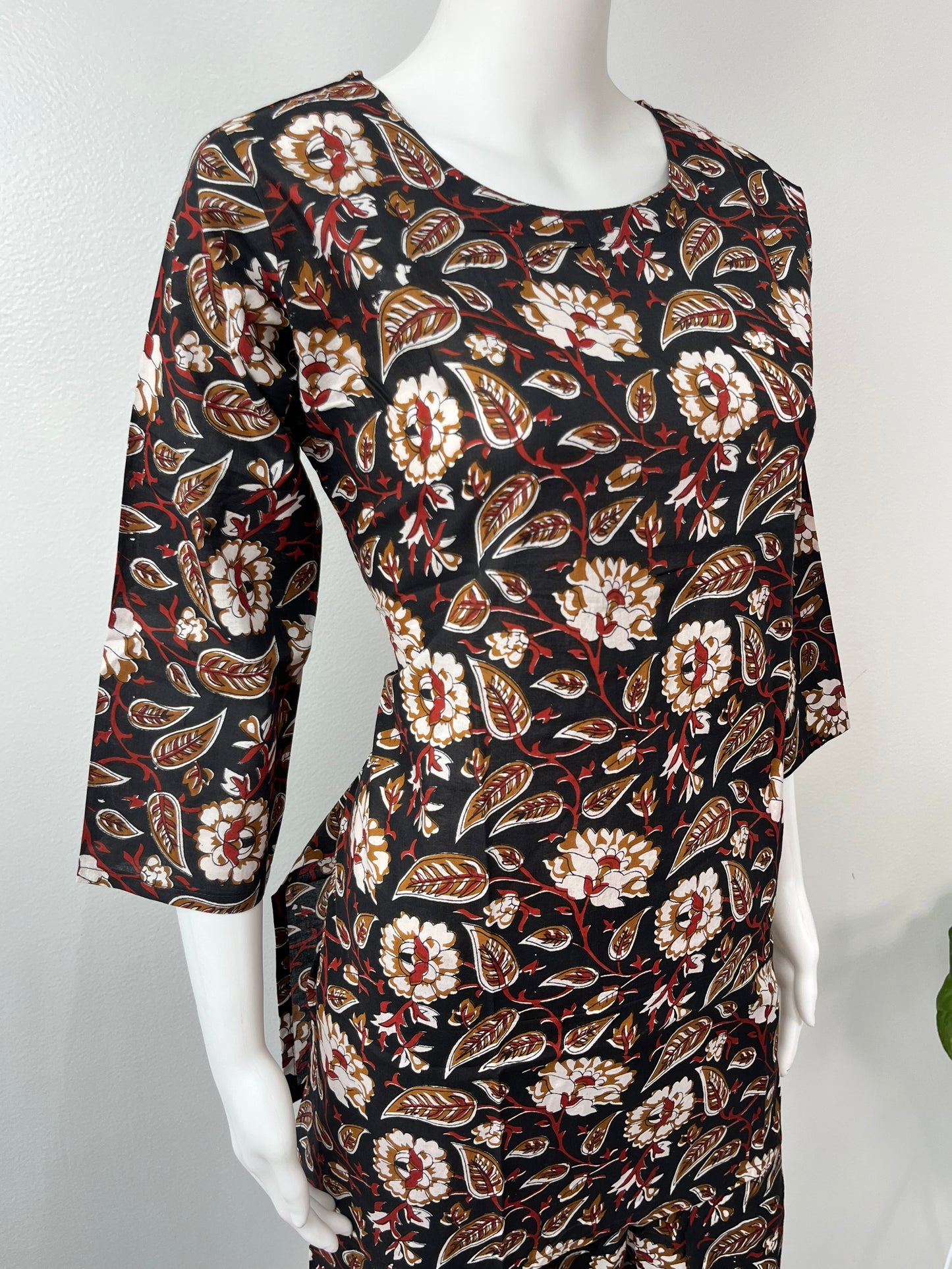 Graceful Handblock Printed Pure Cotton Night Suit