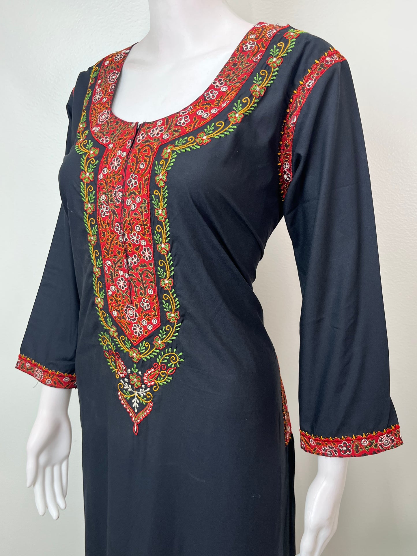 Black Timeless Embroidered Bizzlizzy Nightgown