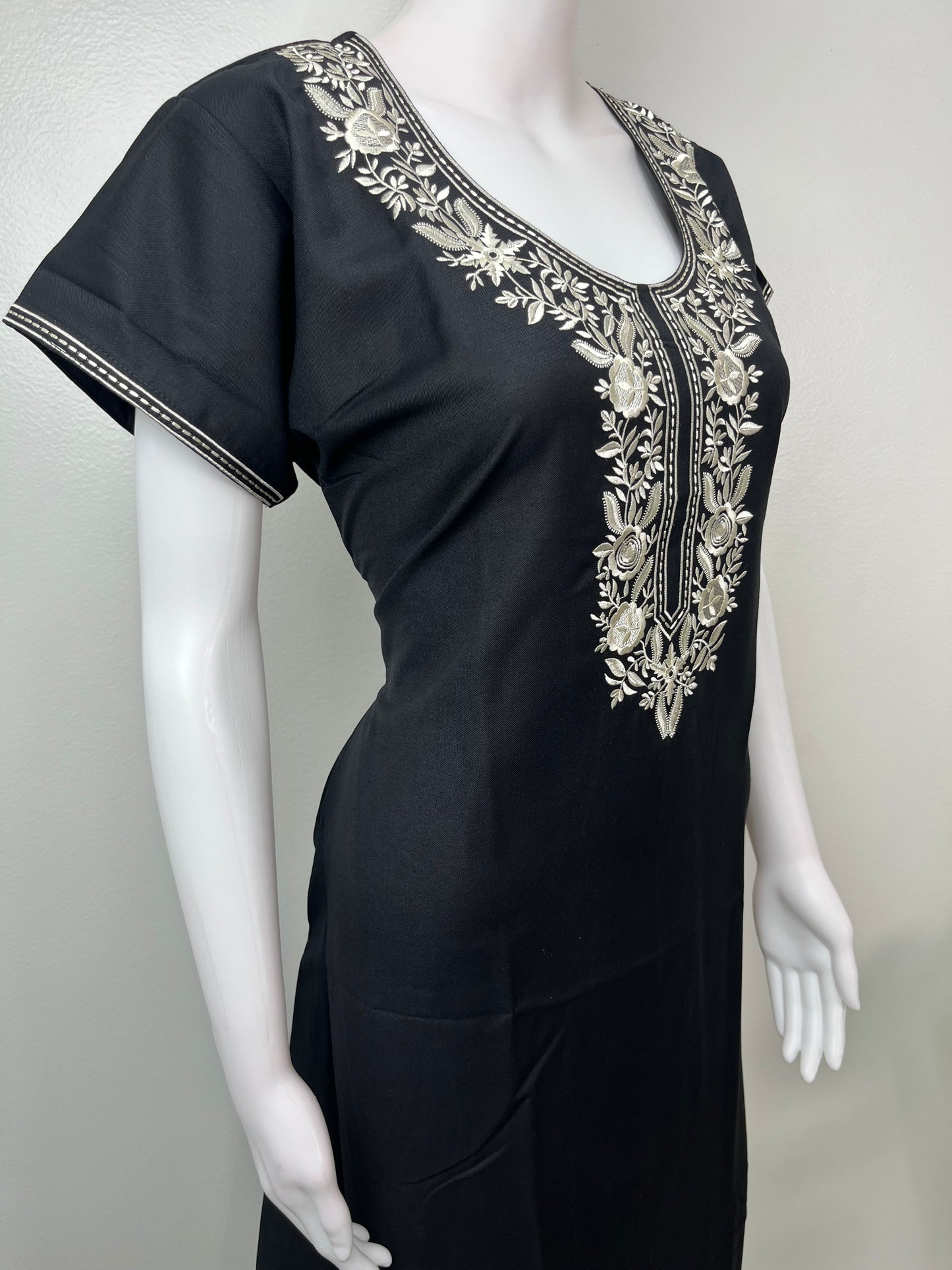 Black Soft & Stylish Spun Fabric Nighty