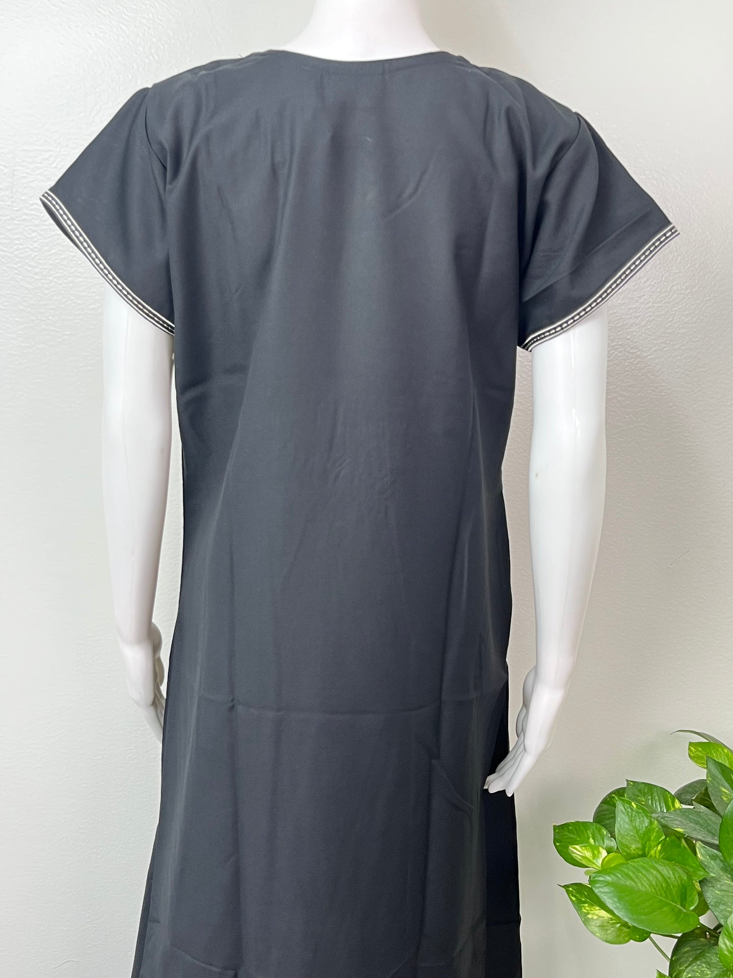Black Soft & Stylish Spun Fabric Nighty